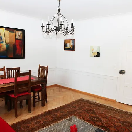 Swiss Star Townhouse Apartament