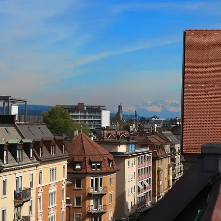 Apartament Swiss Star Townhouse